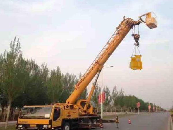 郾卧龙区吊车出租公司电话_选择吊车出租的几个标准